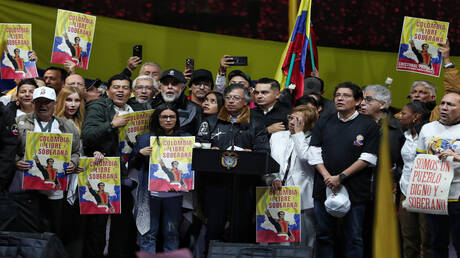 عاجل - الرئيس الكولومبي "يعدل خطابه" ويكشف تفاصيل الاتصال الهاتفي مع ترامب 