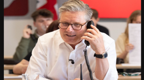 ستارمر يوضح موقفه بشأن غرينلاند في مكالمة هاتفية مع ترامب