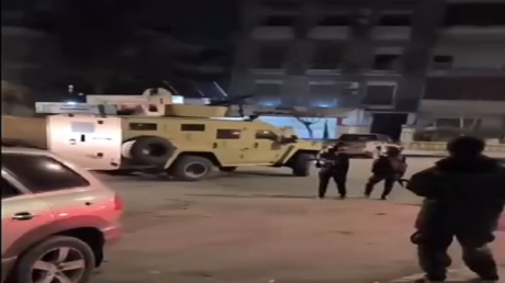 وحدات الأمن الداخلي السوري تنتشر في حي الأشرفية في حلب بعد معارك مع 