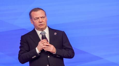 مدفيديف يتحدث عن الرد الروسي على احتجاز الولايات المتحدة لناقلة “مارينيرا