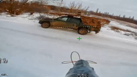 الدفاع الروسية تبث مشاهد لعمل وحدات الطائرات المسيرة ضد العدو