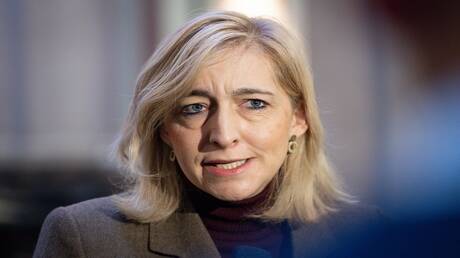 وزيرة الصحة الألمانية ترفض اتهامات نظيرها الأمريكي بشأن ملاحقات في قضايا كورونا