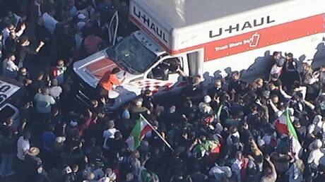 شاحنة تدهس حشدا في لوس أنجلوس أثناء مظاهرة ضد 
