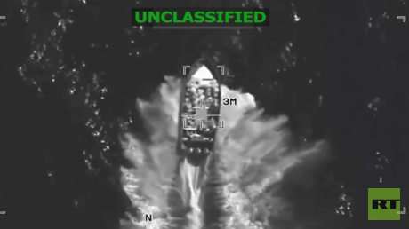 تصنف كجريمة حرب وخيانة.. البنتاغون استخدم طائرة مموهة في أول هجوم شنه على قارب مخدرات (صور)