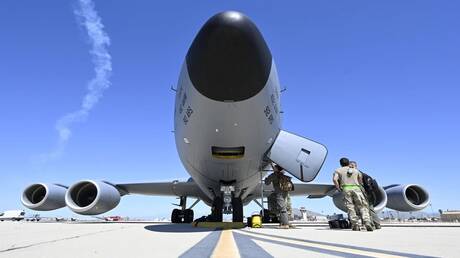 وسائل إعلام: 6 طائرات تزويد بالوقود أقلعت من قاعدة العديد الجوية في قطر (صور) 