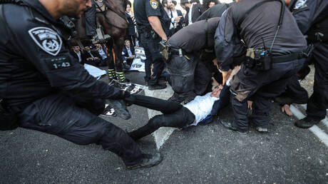 نتنياهو يتلقى "صفعة" جديدة تمهد لرحيله 