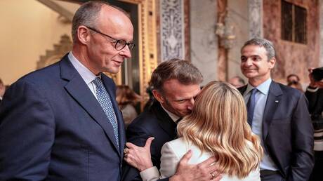 لندن تعارض مساعي باريس وروما لاستئناف الحوار مع موسكو