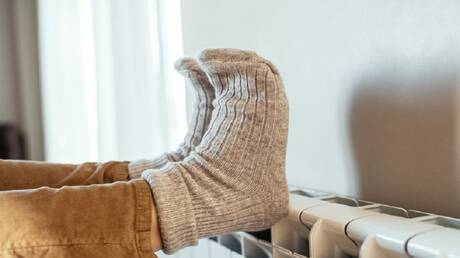 سبب برودة اليدين والقدمين باستمرار 