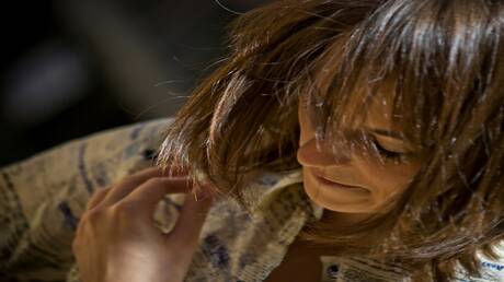 أسباب تقصف الشعر وعلاجه 