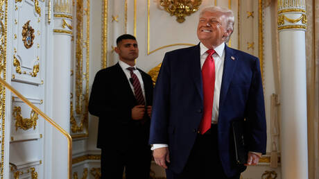 بلومبرغ: ترامب يطلب دفع مليار دولار مقابل العضوية الدائمة في "مجلس السلام" الخاص بغزة 