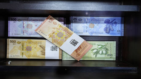 مصرف سوريا المركزي ينفي نفاد العملة الجديدة