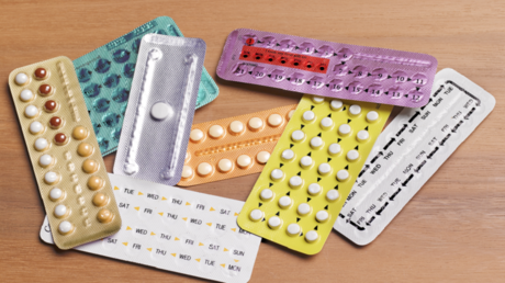 اكتشاف مفاجئ.. موانع الحمل الفموية قد تغيّر استجابة الدماغ لفترات طويلة