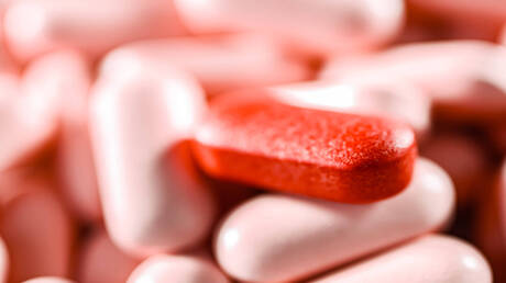 مكمل غذائي شائع يقلل من فعالية علاج السرطان