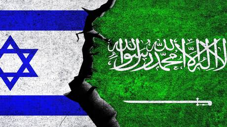 في مقابلة مع "معاريف" الإسرائيلية.. صحافي سعودي يهاجم القيادة الفلسطينية وحركة حماس و"طوفان الأقصى" 