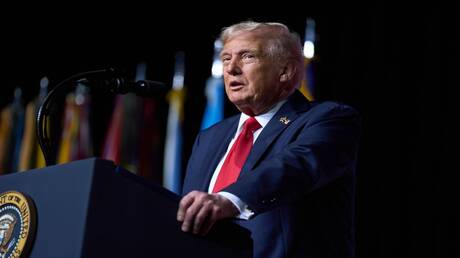 ترامب يعلن: واشنطن تحتفظ بحصة من عائدات النفط الفنزويلي