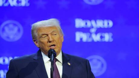 ترامب من دافوس: إيران تريد التفاوض وفنزويلا تفتح أبوابها لشركات النفط الأمريكية