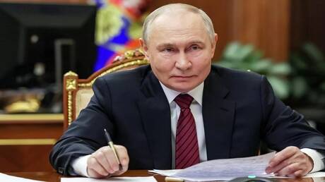 بوتين: روسيا تعزز قوتها في بناء كاسحات الجليد النووية وتواصل استكشاف القطب الشمالي