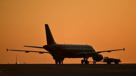 خارجية هولندا توضح سبب تعليق رحلات KLM فوق إسرائيل وإيران وبعض دول الخليج 