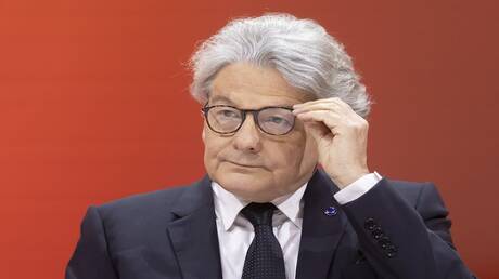 دميترييف: المفوض الأوروبي الفرنسي السابق يكره حرية التعبير والإنسانية