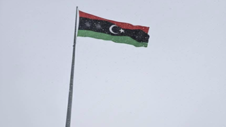 ثلوج نادرة تغطي شوارع طرابلس وتحول العاصمة الليبية إلى لوحة شتوية