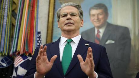 بيسنت: السيطرة على الممرات المائية في القطب الشمالي تشكل أهمية استراتيجية للولايات المتحدة