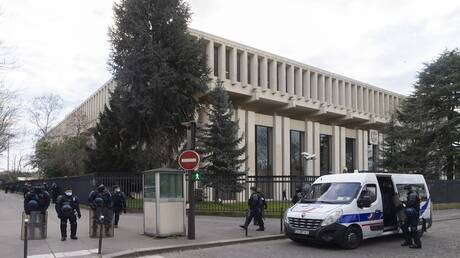 فرنسا تبلغ روسيا بالقيود المفروضة على الدبلوماسيين