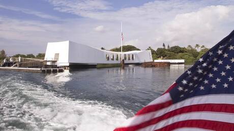 أمثولة هاواي ومصير غرينلاند!