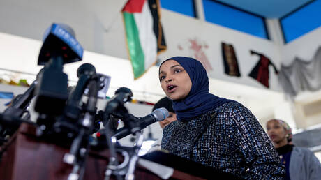 شقيق مهاجم إلهان عمر يكشف دوافع صادمة للاعتداء عليها