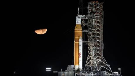 إجراء بروفة إطلاق الصاروخ الفائق الثقل التابع لمهمة 