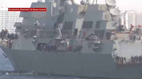 مشاهد لوصول مدمرة أمريكية إلى ميناء إسرائيلي