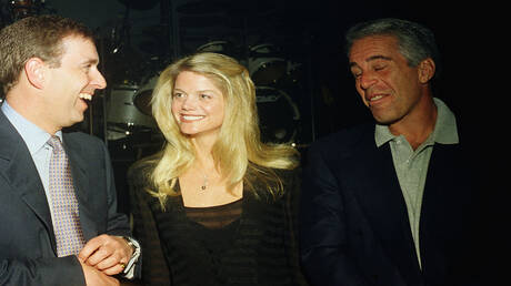 وثائق المجرم الجنسي إبستين تكشف: الأميرالسابق  أندرو وفتيات الشعر الأحمر وعشاء مع شابة عشرينية