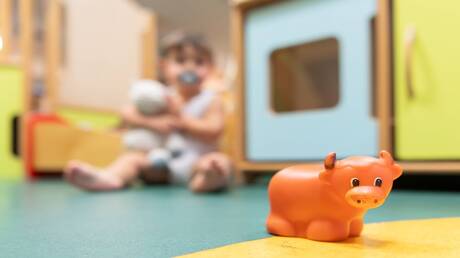 فرنسا. . السجن 30 عاما لجليسة أطفال قتلت طفلة عمرها 11 شهرا