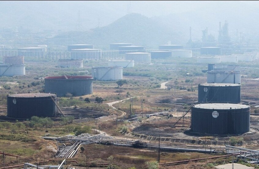 "ستكون صفقة رائعة".. ترامب يدعو الصين لشراء النفط الفنزويلي