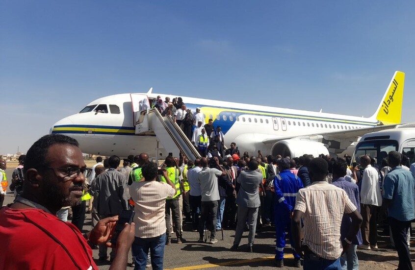 هبوط أول رحلة تجارية في الخرطوم بعد انقطاع دام 3 سنوات (فيديو)