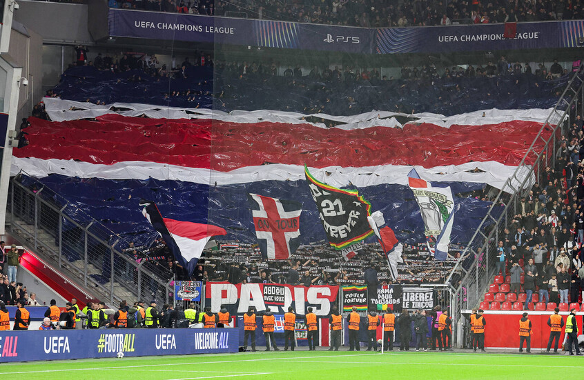 منع مدون روسي من دخول مباراة باريس سان جيرمان بسبب وشاح ناد قديم