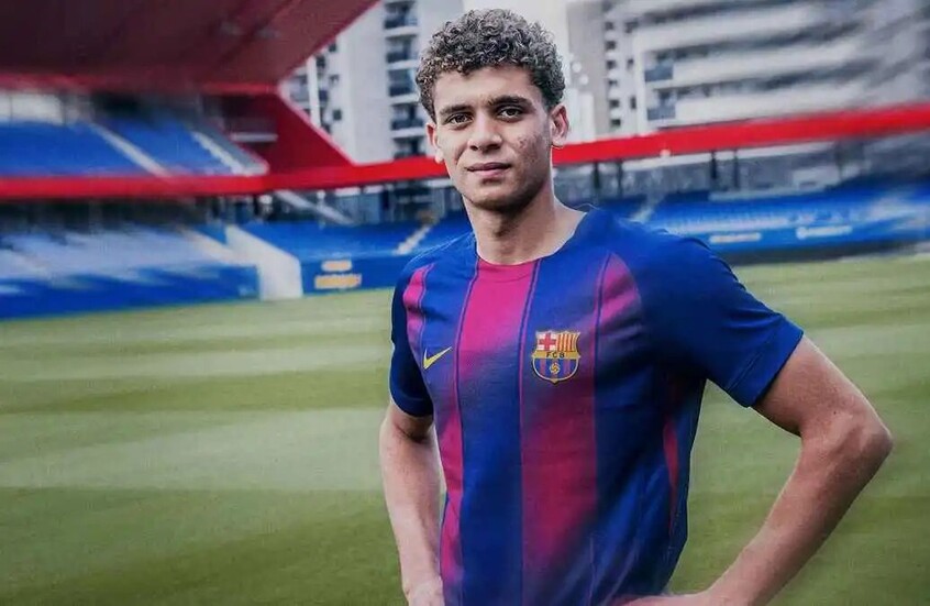 أبو تريكة يفاجئ حمزة عبد الكريم بعد انتقاله إلى برشلونة