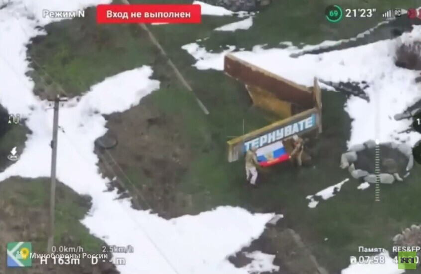 مشاهد لمعارك تحرير القوات الروسية لبلدة تيرنوفاتويه في مقاطعة زابوروجيه