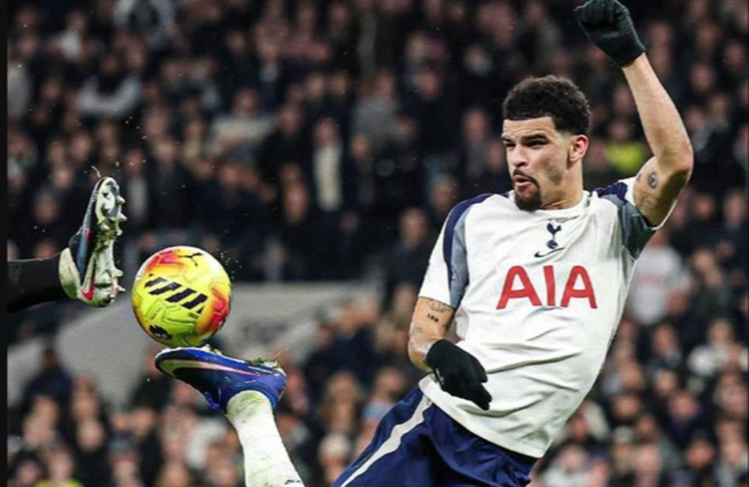 هل حسمت جائزة بوشكاش؟.. سولانكي يسجل هدفا استثنائيا في شباك مانشستر سيتي