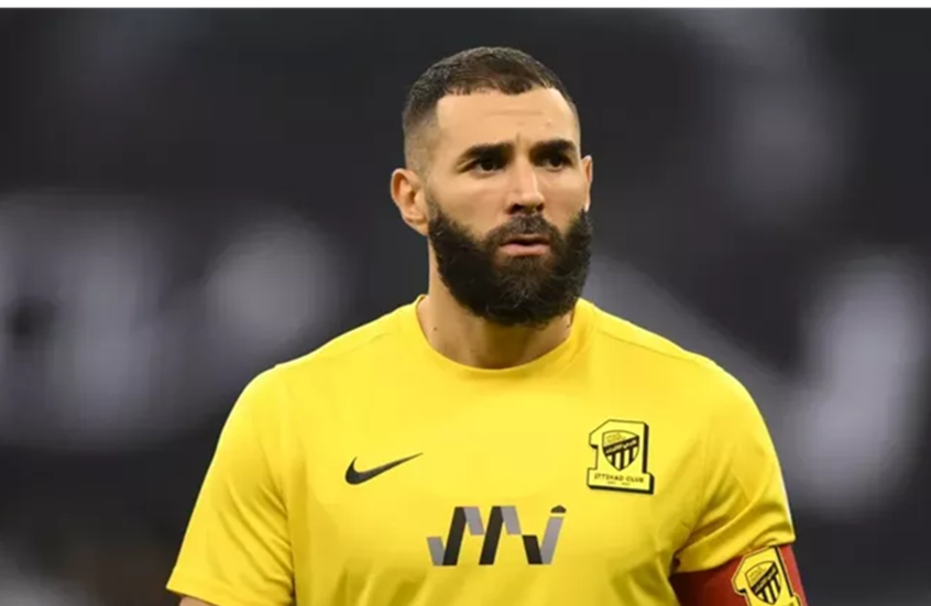 تطور مفاجئ في صفقة انتقال بنزيما إلى الهلال السعودي