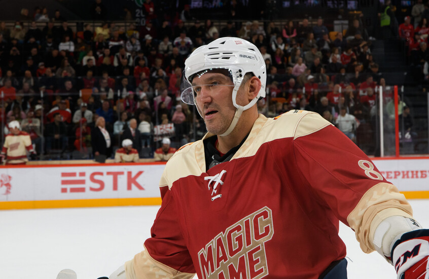 أسطورة تلاحق أسطورة.. أوفيتشكين يتخطى غريتسكي بالأرقام