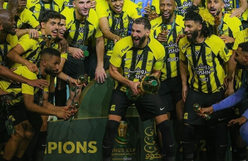 قبل ارتداء قميص الهلال.. بنزيما يودع جماهير اتحاد جدة برسالة