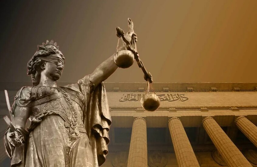 هل تثبت ثيابها صحة ادعاءاتها على الفنان المصري محمود حجازي؟.. ضحية الاعتداء الجنسي أمام الطب الشرعي