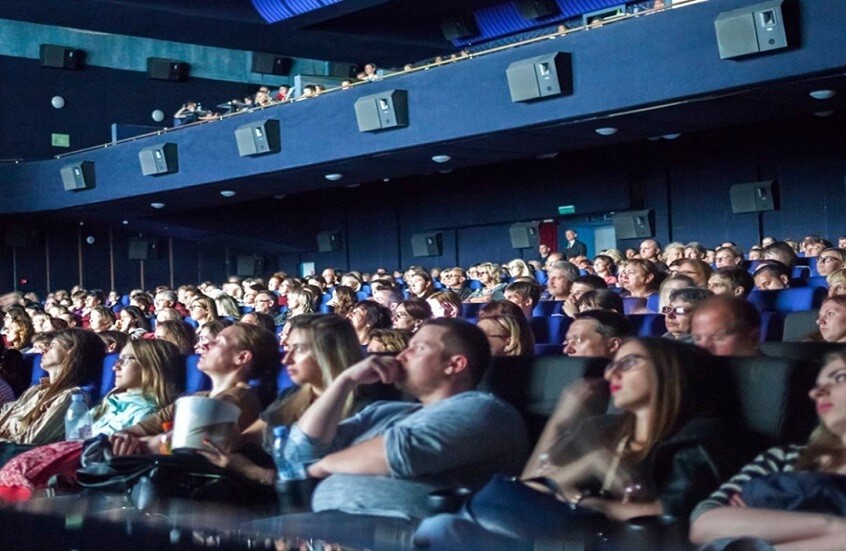 محاولة أوكرانية لإفشال عرض فيلم روسي في بروكسل تنقلب إلى نجاح جماهيري