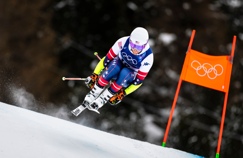 انطلاق أولمبياد 2026 بتدريبات سباق التزلج على المنحدرات الجليدية