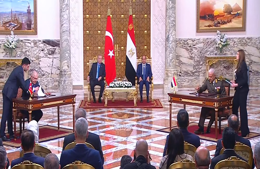 مصر وتركيا توقعان اتفاقية عسكرية بحضور السيسي وأردوغان