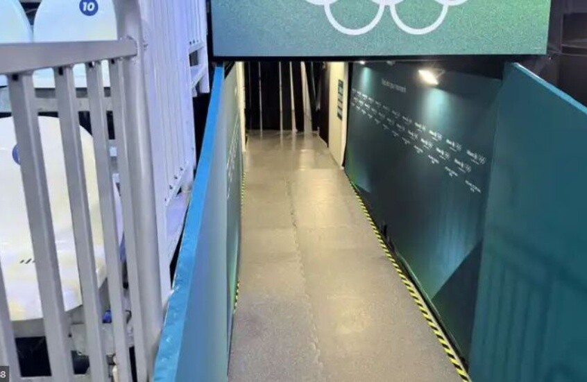 أزمة "دخول الحمام".. حادثة غير متوقعة في أولمبياد ميلانو