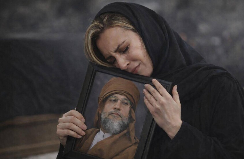 عائشة القذافي ترثي شقيقها بكلمات مؤثرة