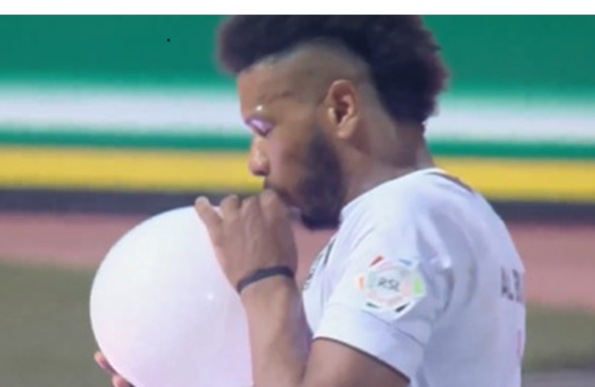 احتفال أيقوني يتحول إلى كابوس.. البليهي يتعرض لموقف محرج في مباراته الأولى مع الشباب السعودي