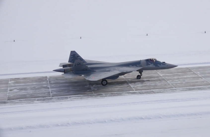 الدفاع الروسية تتسلم دفعة من مقاتلات الجيل الخامس "سو-57" المطورة