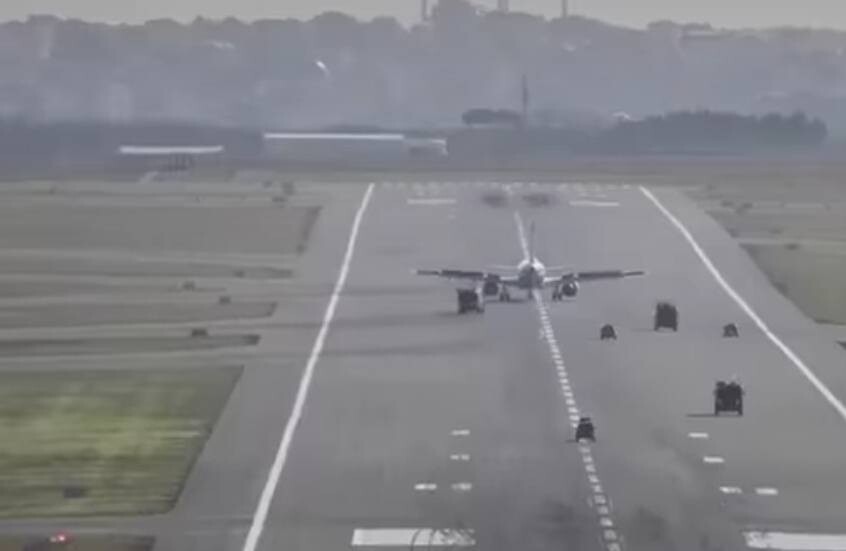 طائرة مصرية تهبط اضطراريا في إسطنبول قبل كارثة محققة